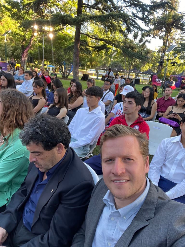 En un evento deportivo comunitario en un parque